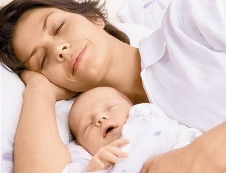 Как выспаться с новорожденным